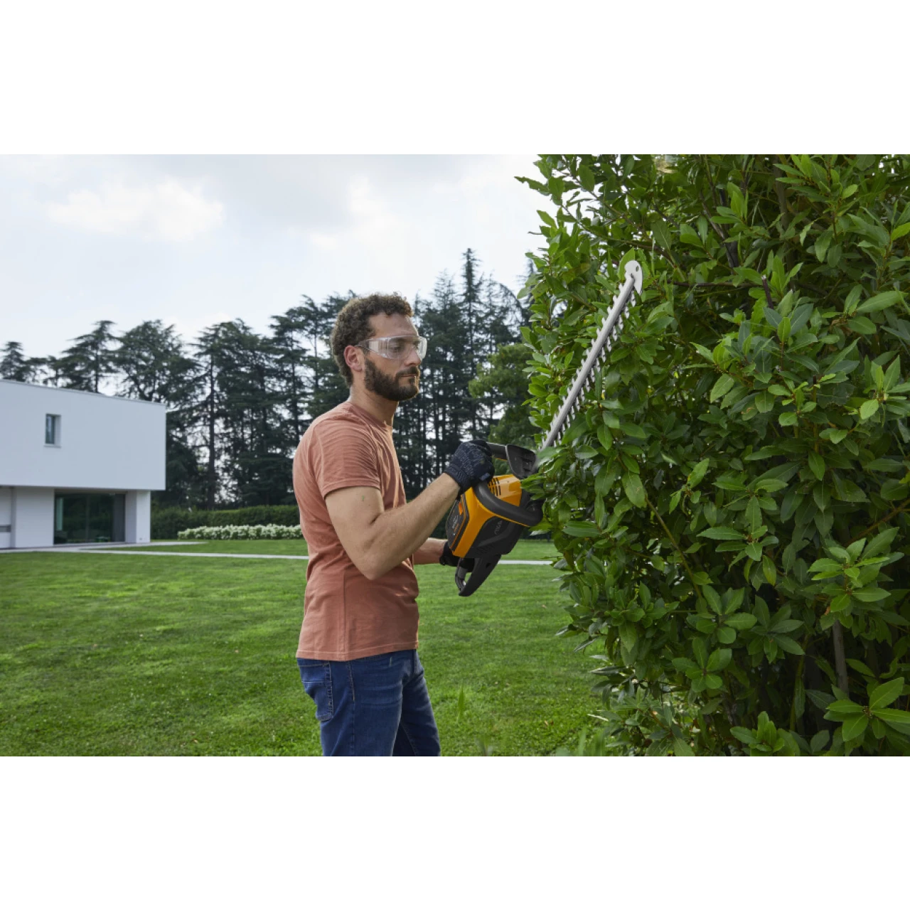 Stiga Akku-Heckenschere HT 500e - Grundgerät Ohne Akku Und Ladegerät 8 Stiga Akku-Heckenschere HT 500e - Grundgerät Ohne Akku Und Ladegerät – Bild 6